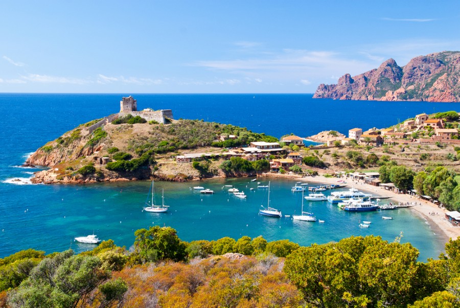 Quelles activités et excursions prévoir lors d'un circuit de 15 jours en Corse ?